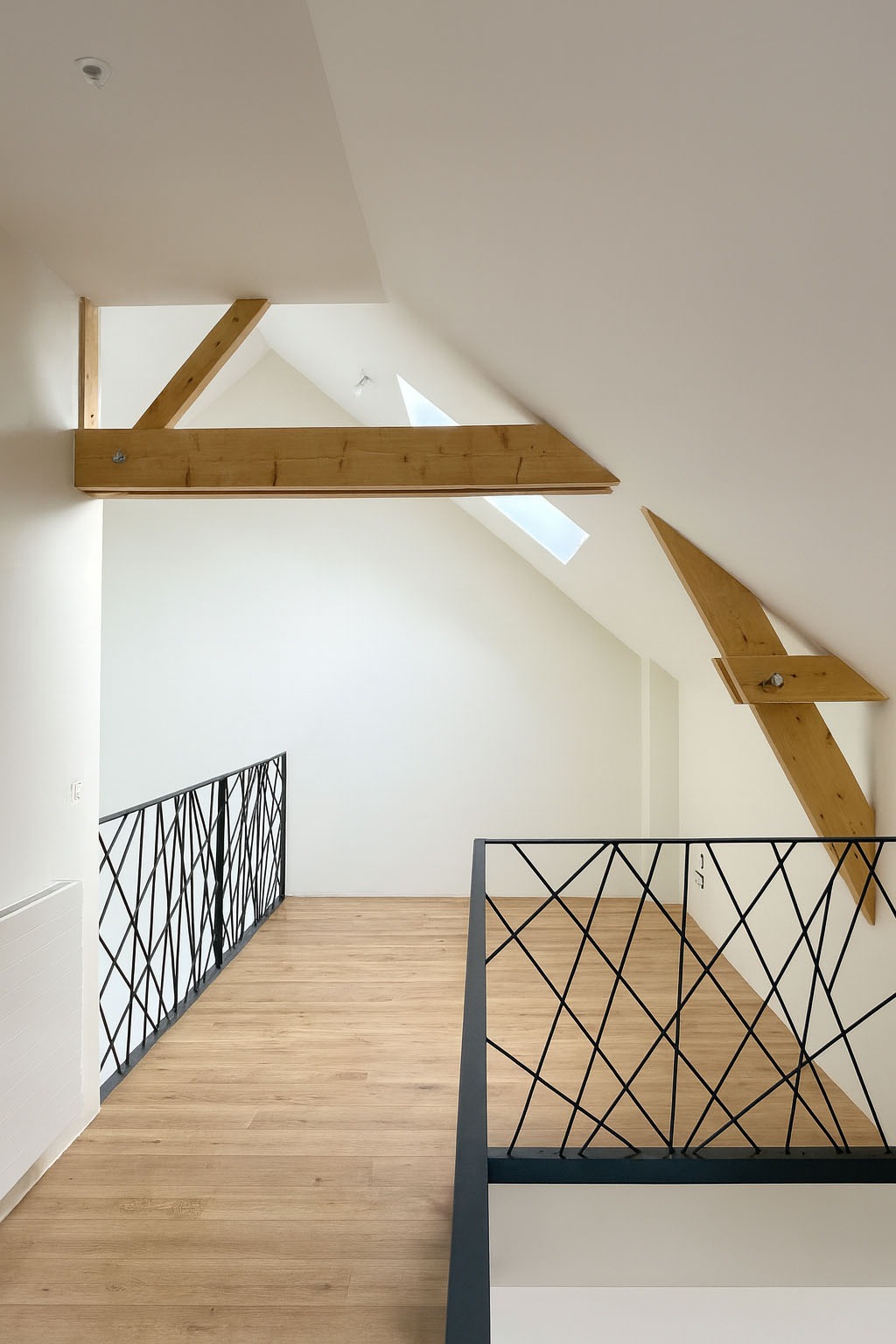 Intérieur avec ossature bois visible