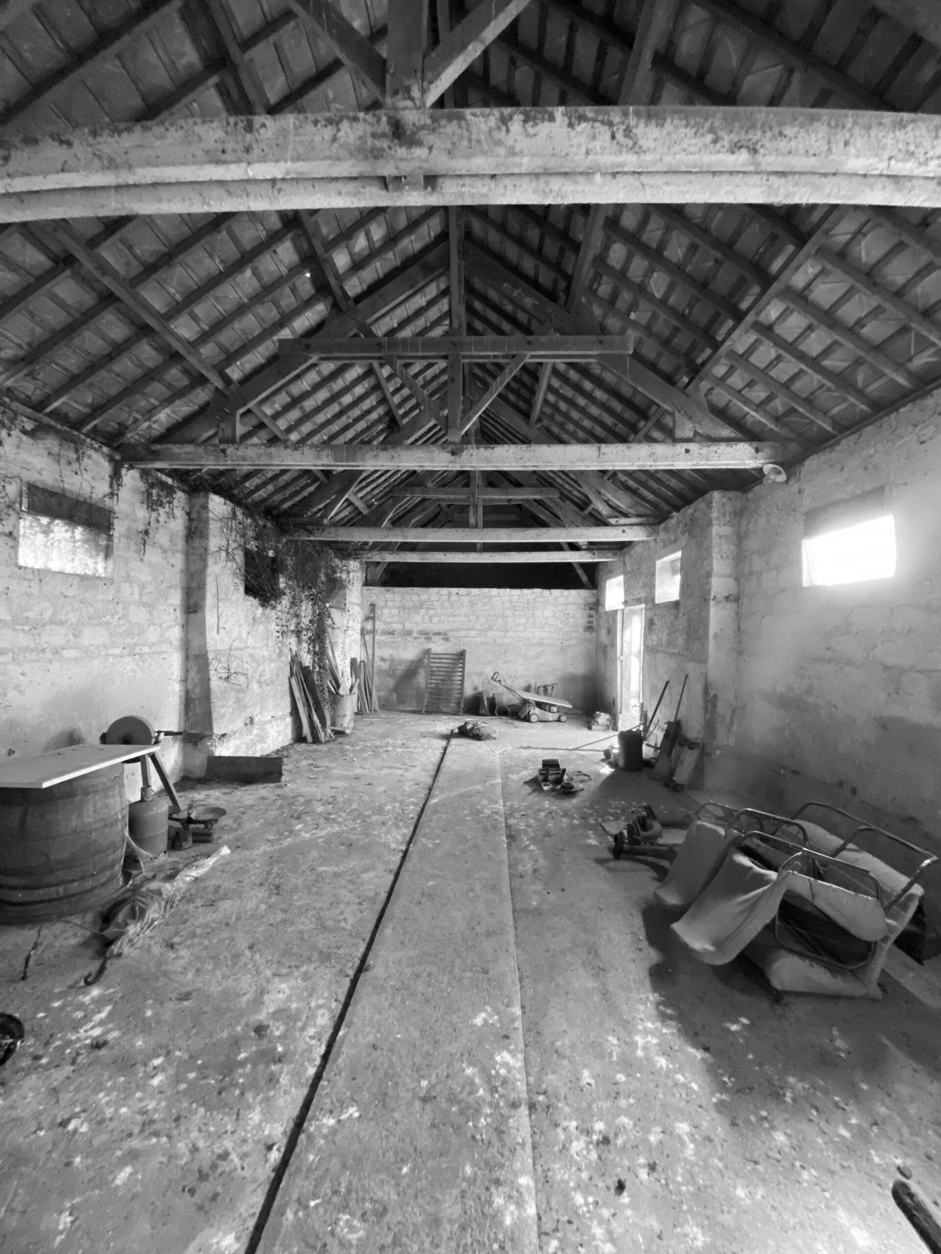 Intérieur d'une maison longère avant rénovation